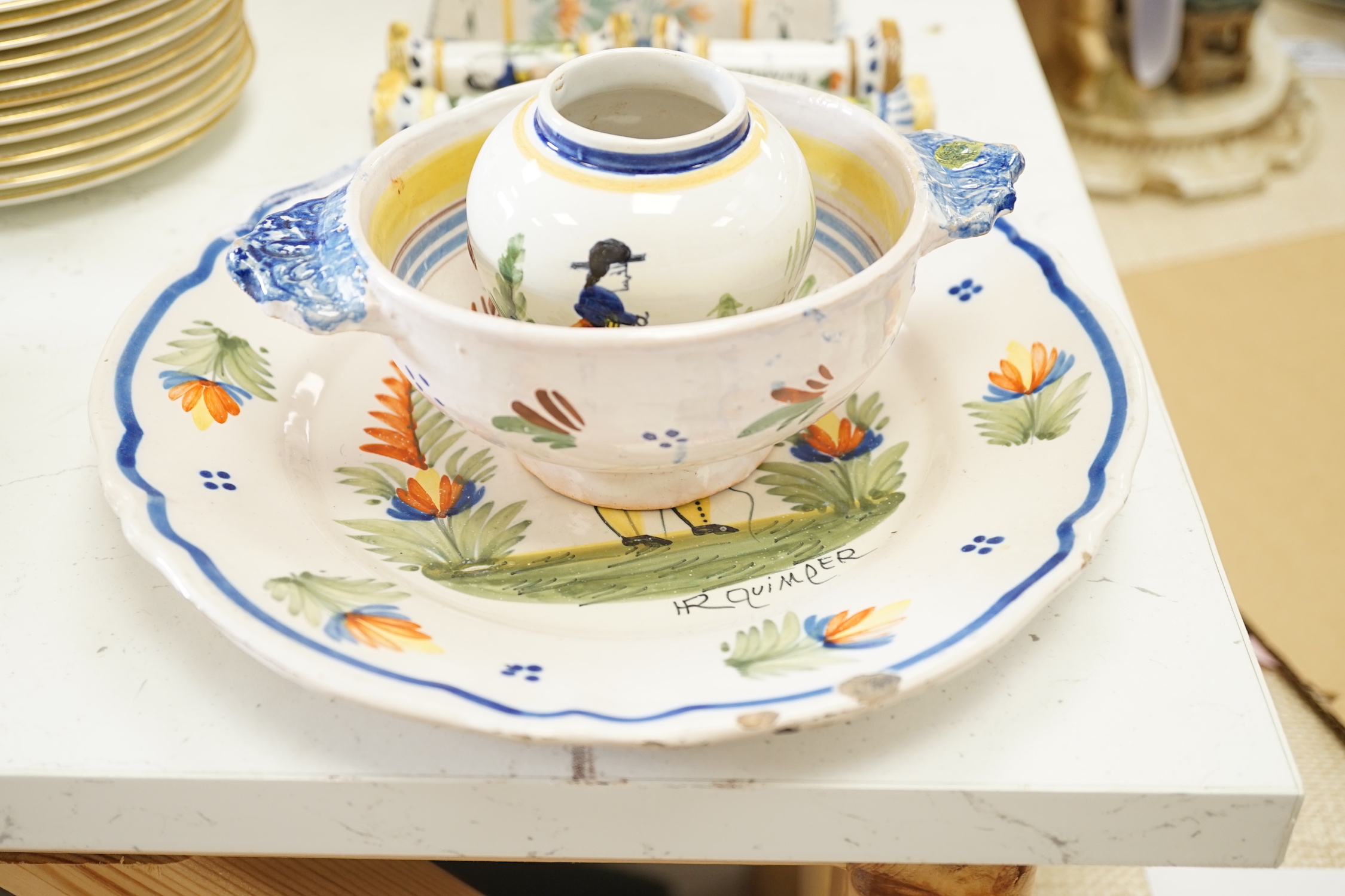 Assorted items of Quimper pottery (11)